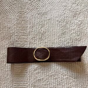 Brown faux leather belt with gold buckle